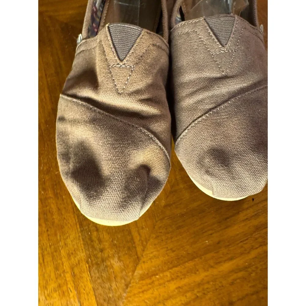 Toms these shoes